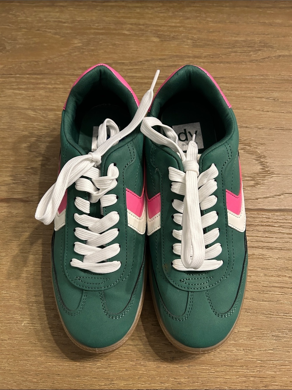 Dolce Vita 7.5 Women’s Green, Pink, White cushioned Sybela fashion sneaker